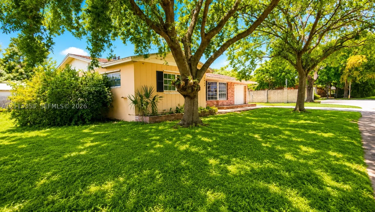 10680 SW 96th St, Miami, FL 33176 Property for sale