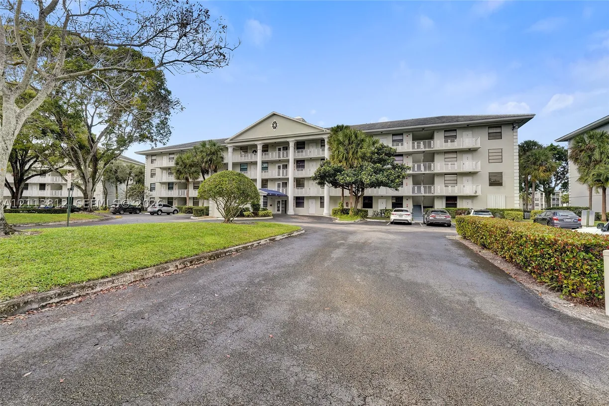 1516 Whitehall Dr #204, Davie, FL 33324 Property for sale