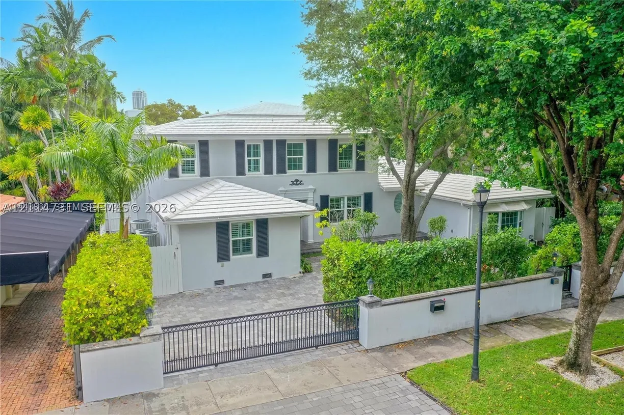 4531 N Bay Rd, Miami Beach, FL 33140 Property for sale