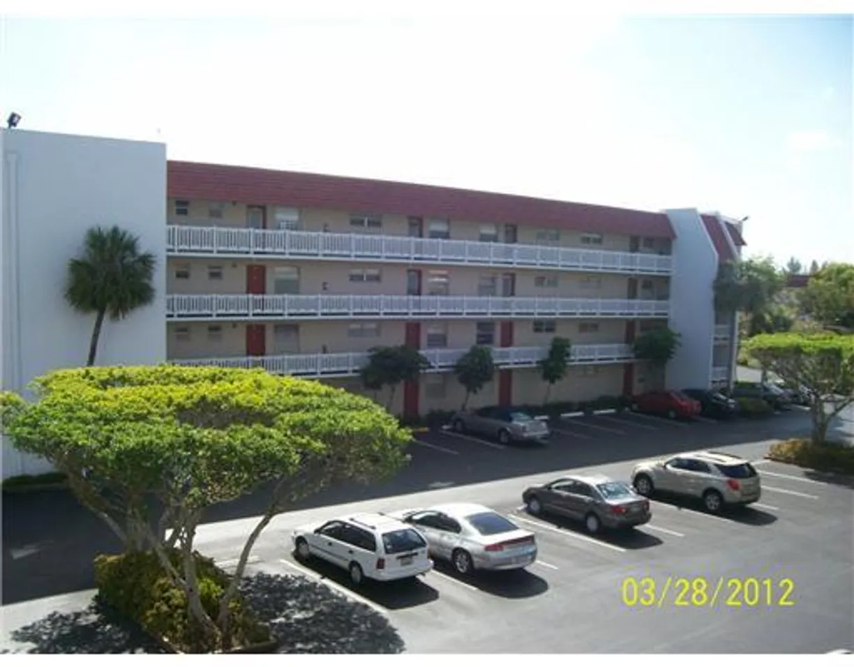 South Florida Real Estate | View 3521 Inverrary Dr, 305 | 1 Bed, 1 Bath