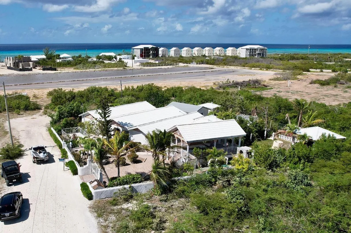 Turks and Caicos Real Estate | View VILLA DE ROSA | Listing