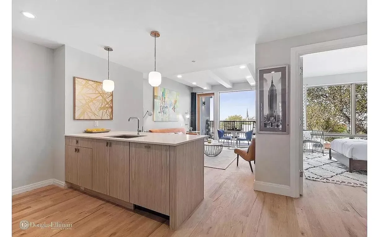 New York City Real Estate | View 734 Fifth Avenue, 5A | 1 Bed, 1 Bath
