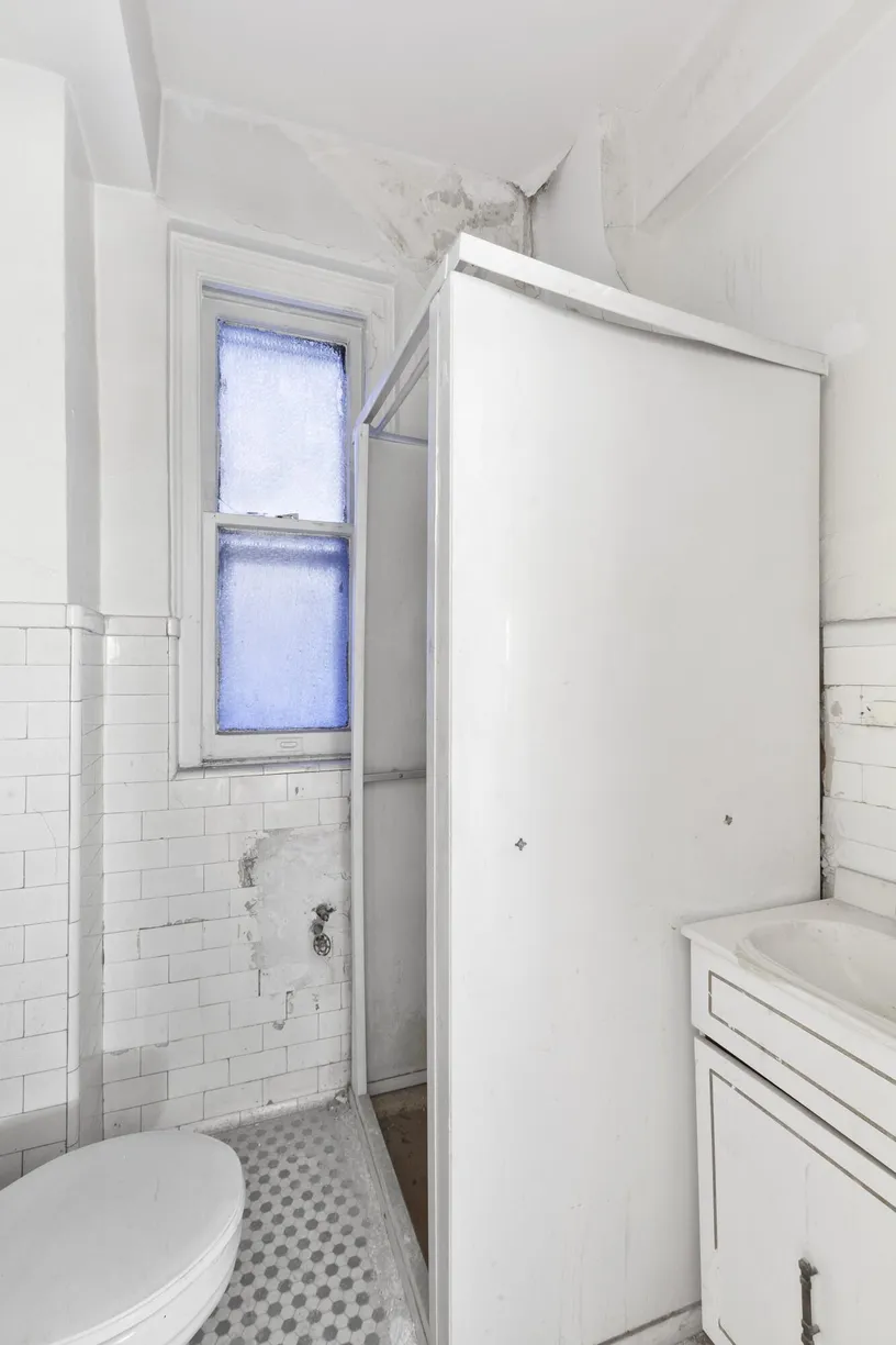 New York City Real Estate | View 90 8th Avenue, 1BB | 1 Bath