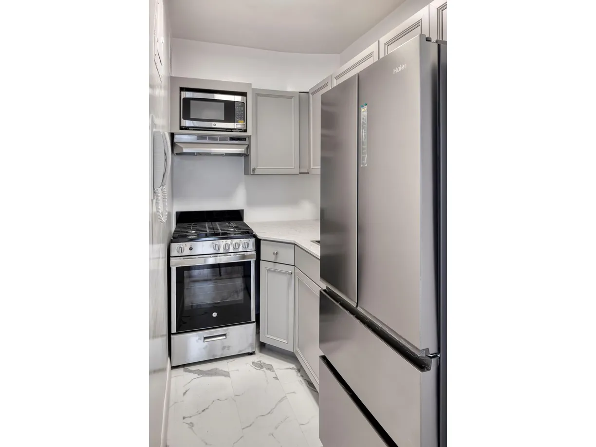 New York City Real Estate | View 136 East 56th Street, 6F | 1 Bath