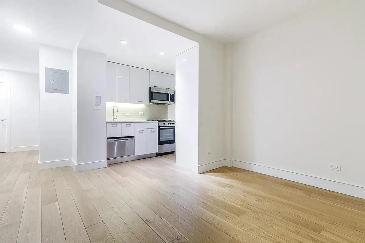 New York City Real Estate | View 230 East 44th Street, 9E | 1 Bed, 1 Bath