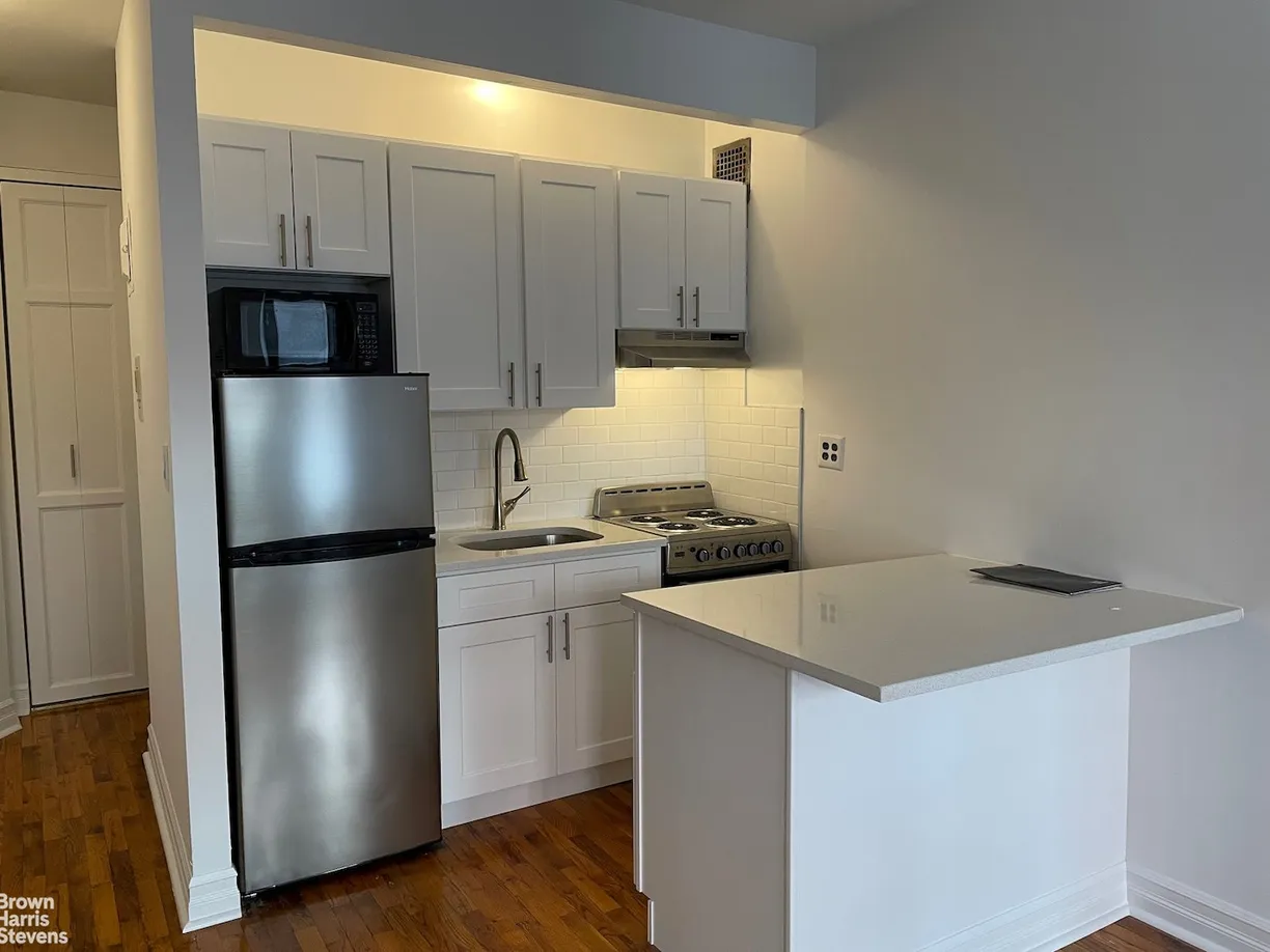 New York City Real Estate | View 160 E 91st Street, 2E | room 1