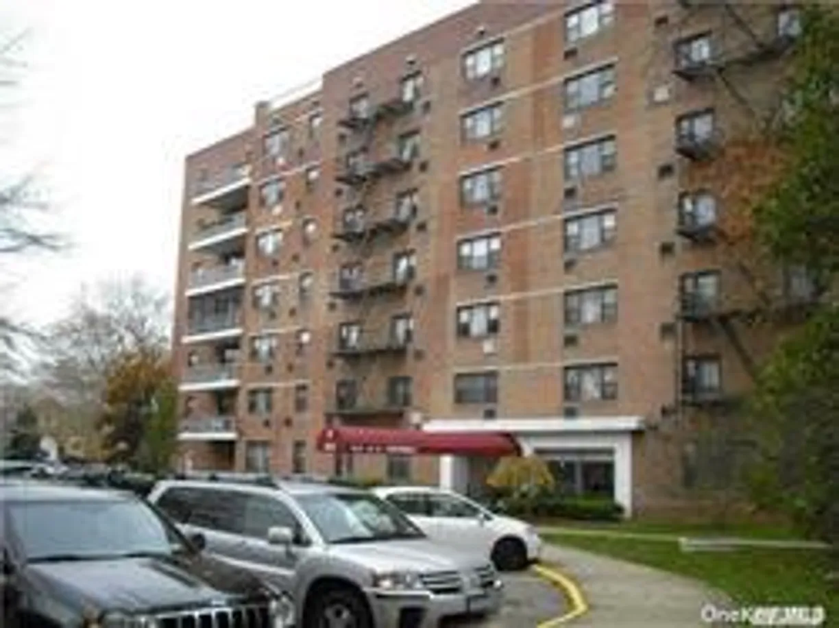 New York City Real Estate | View 89-35 155th Avenue, 5F | 1 Bed, 1 Bath