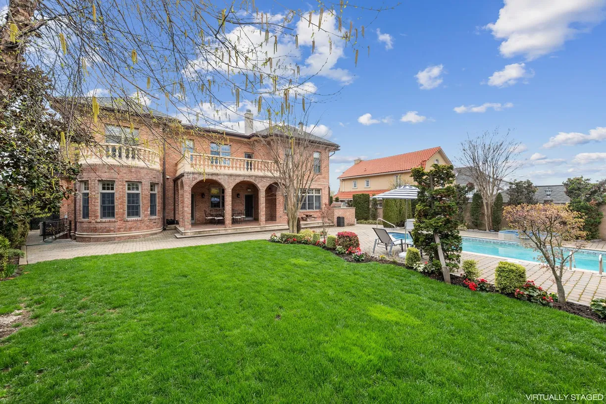 New York City Real Estate | View 5 Malba Drive | 4 Beds, 5 Baths