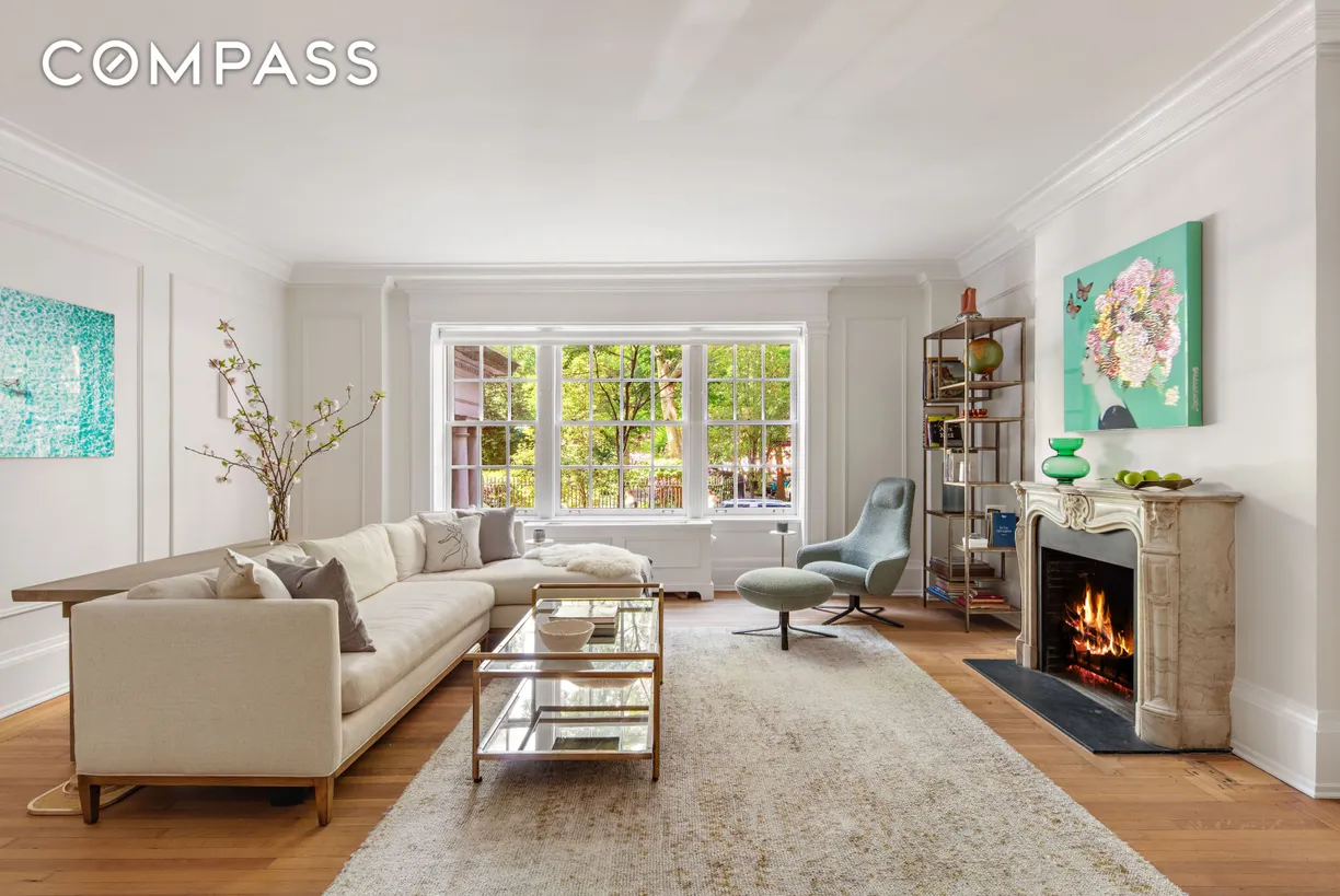 New York City Real Estate | View 24 Gramercy Park S, 1/2E | 3 Beds, 3 Baths
