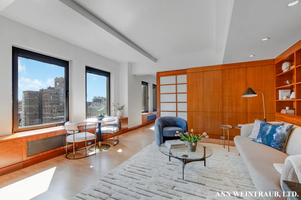 New York City Real Estate | View 1 5th Avenue, 19A | room 1