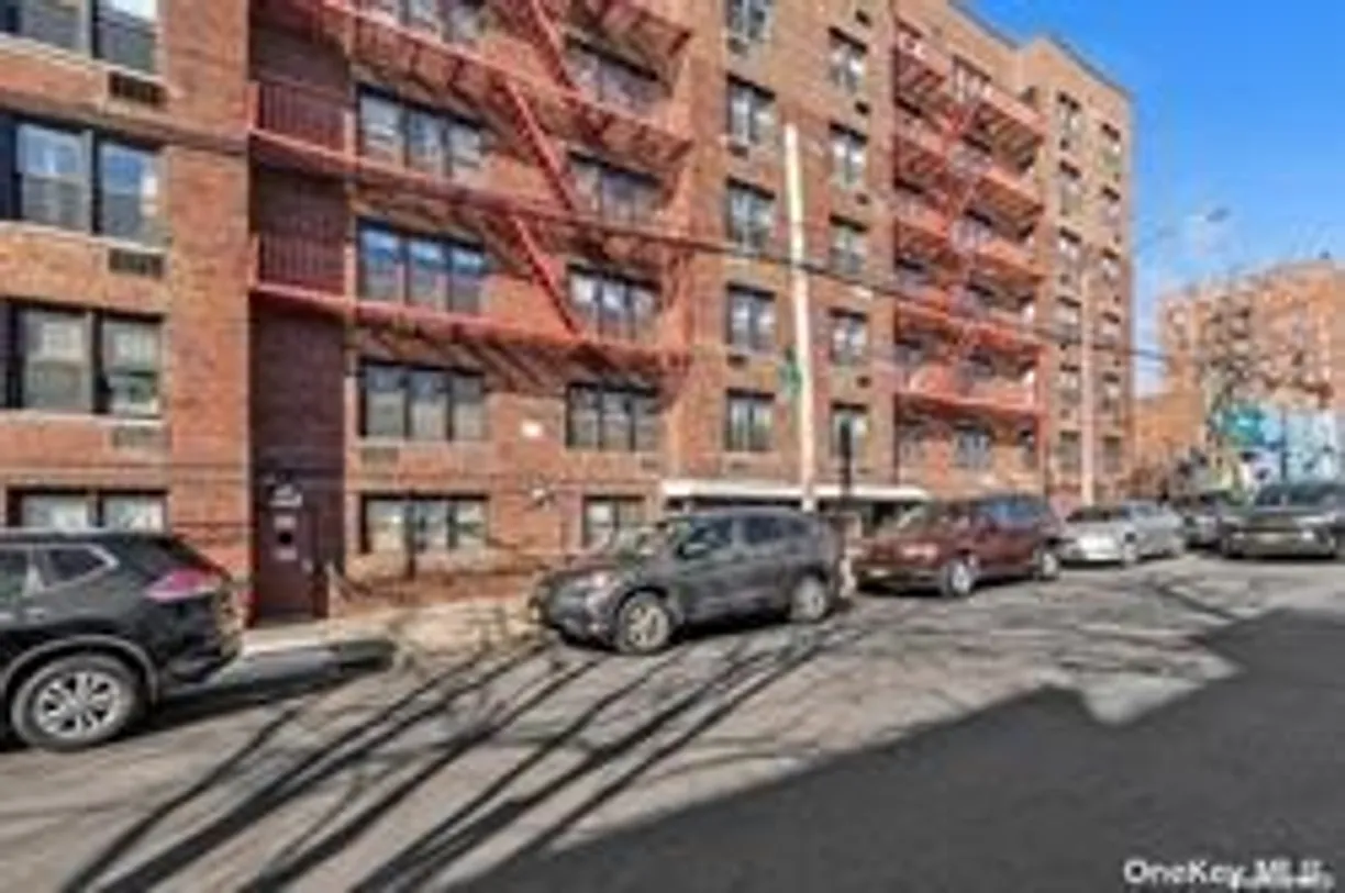 New York City Real Estate | View 87-70 173rd Street, 6H | 1 Bed, 1 Bath