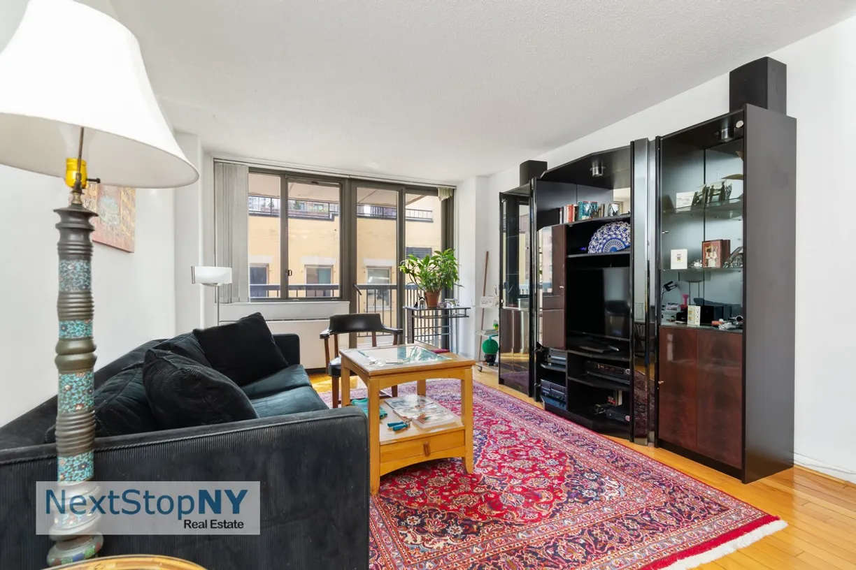 New York City Real Estate | View 300 E 54th Street, 6C | 1 Bed, 1 Bath