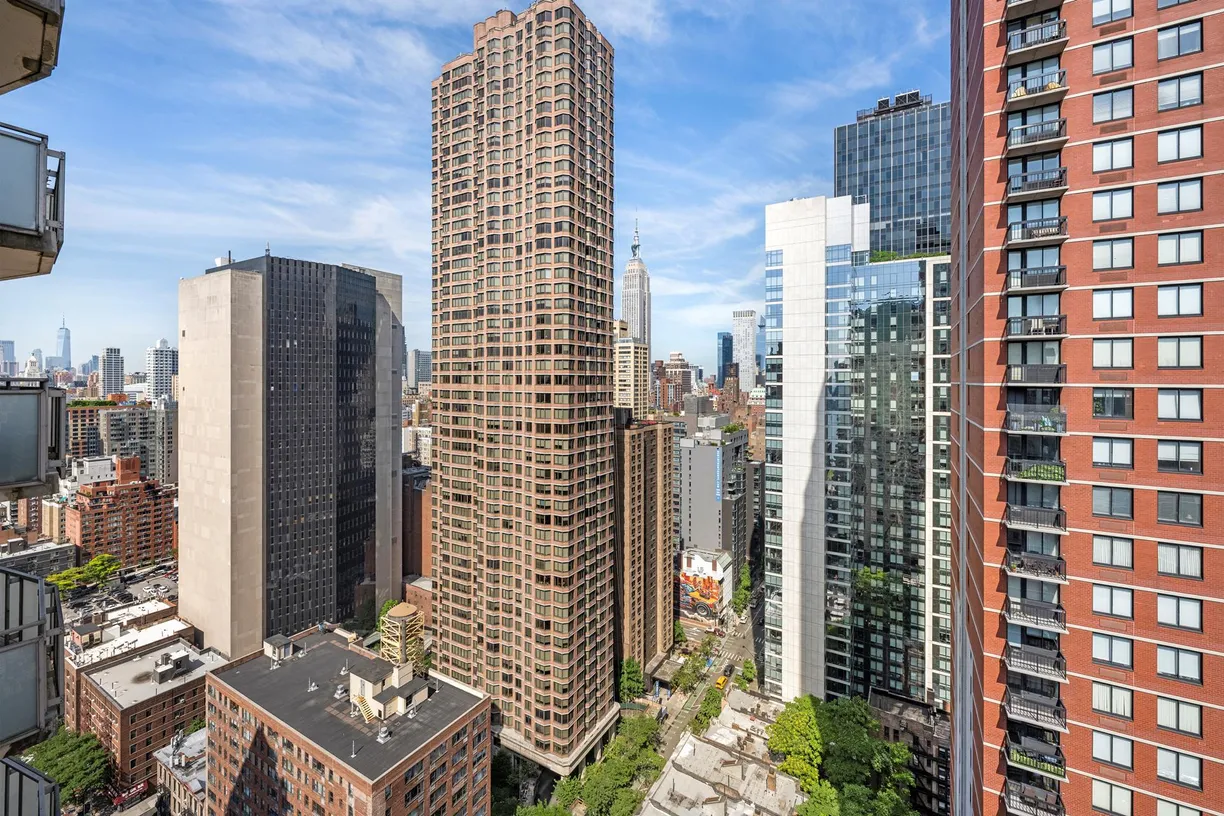 New York City Real Estate | View 300 E 40th Street, 31S | room 2
