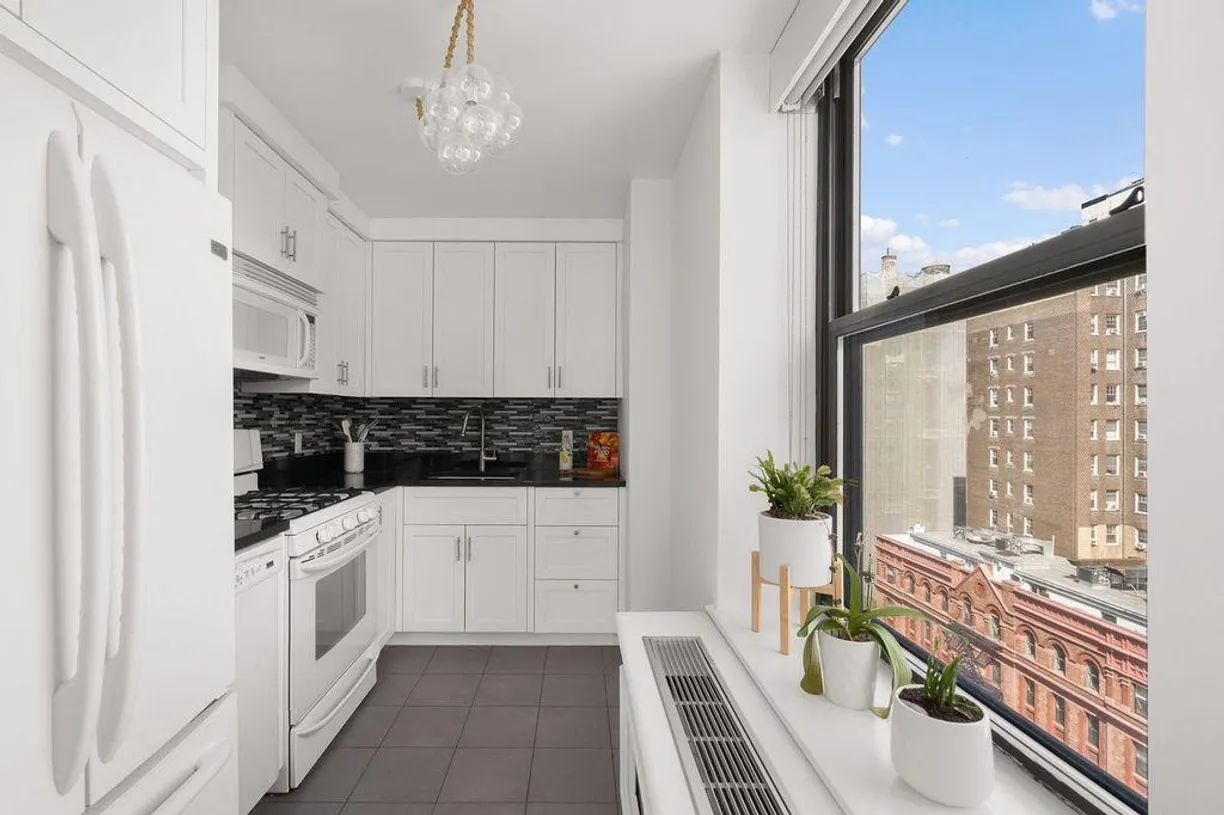 New York City Real Estate | View 201 W 74th Street, 11E | 1 Bed, 1 Bath