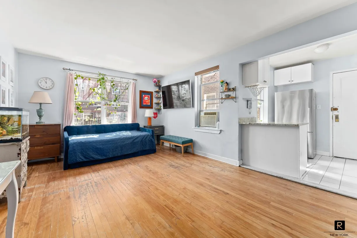 New York City Real Estate | View 39-60 52nd Street, 4G | 1 Bath
