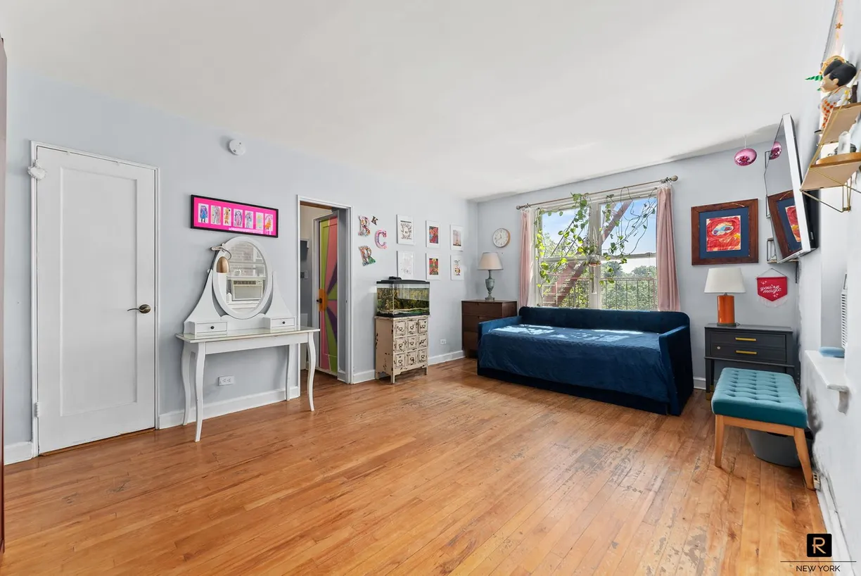 New York City Real Estate | View 39-60 52nd Street, 4G | room 1