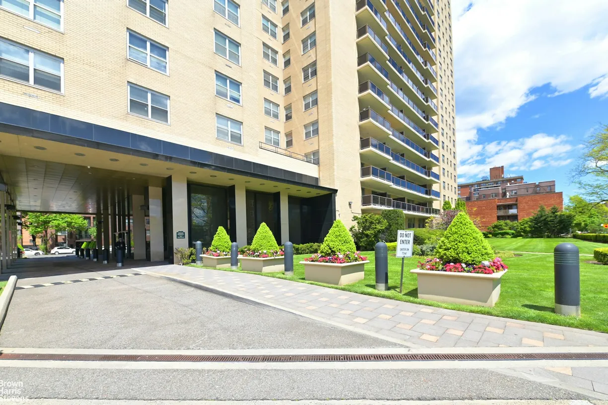 New York City Real Estate | View 110-11 Queens Boulevard, 29L | room 1