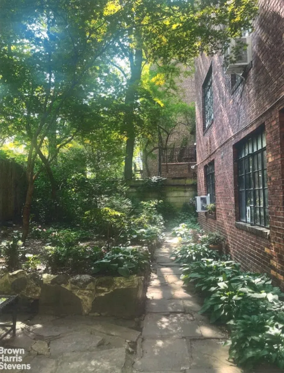New York City Real Estate | View 433 West 21st Street, 6F | room 2