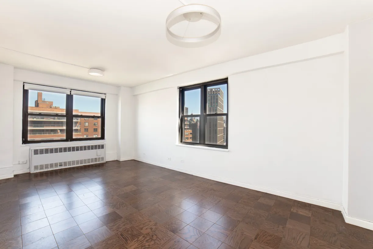 New York City Real Estate | View 210 E Broadway, H1904 | room 1