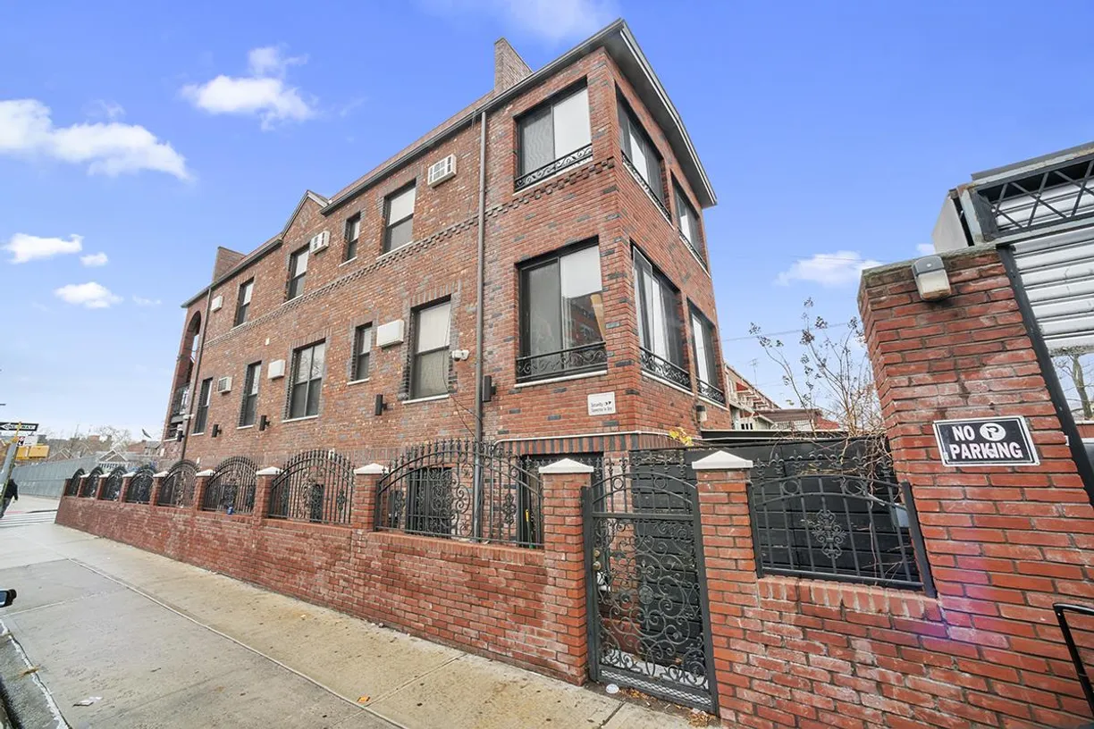 New York City Real Estate | View 70 E 39th Street | 6 Beds, 3 Baths