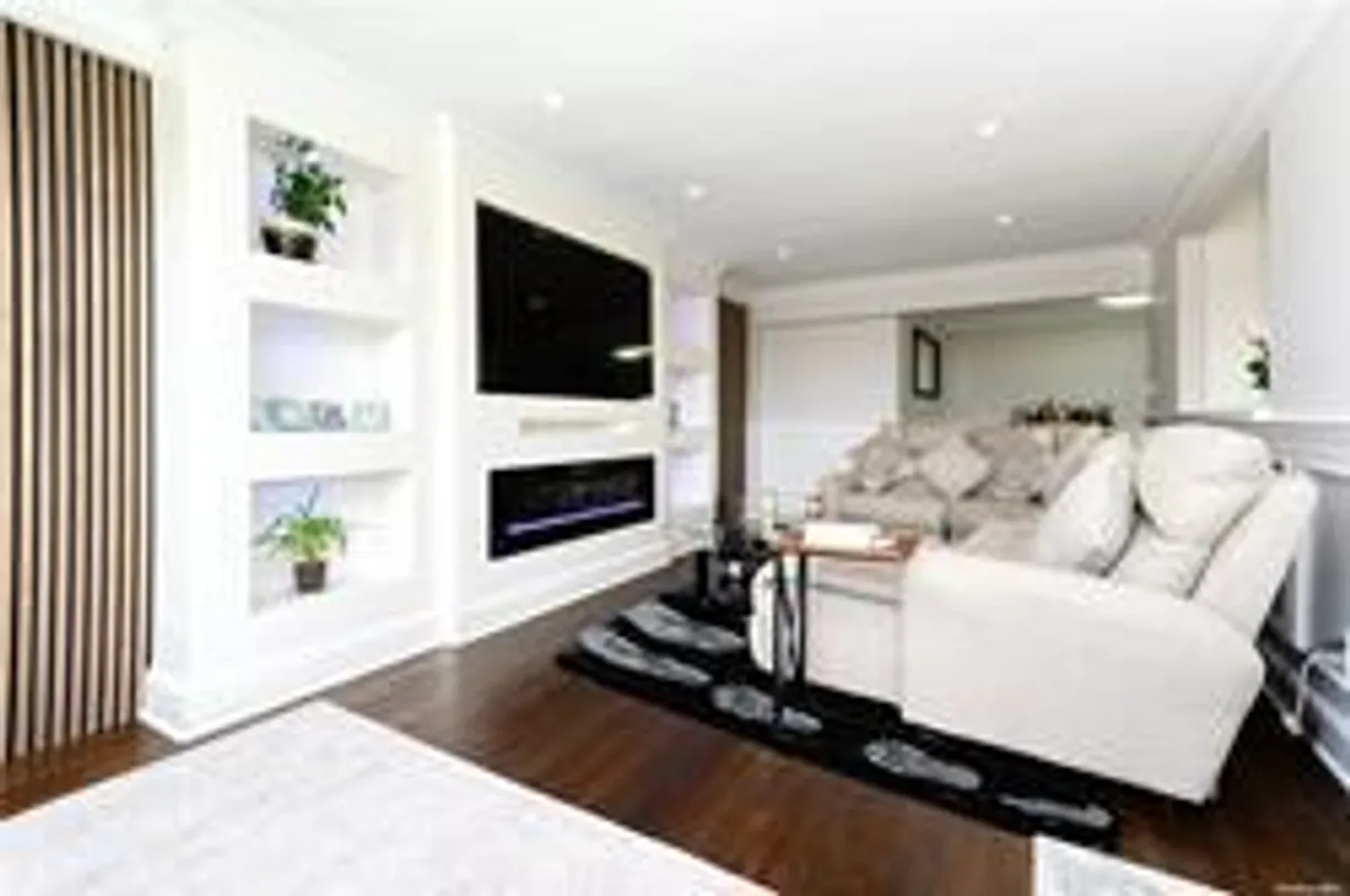 New York City Real Estate | View 18-40 211th Street, 6K | room 2