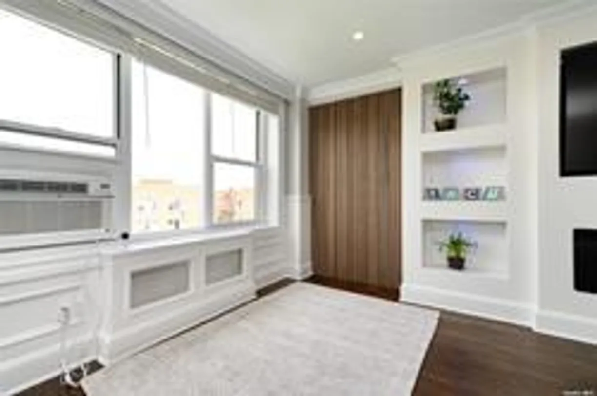 New York City Real Estate | View 18-40 211th Street, 6K | room 1