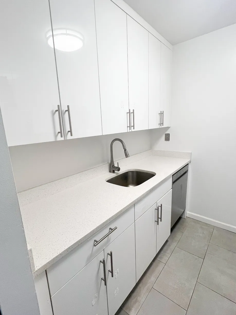 New York City Real Estate | View 650 W 42nd Street, 1107 | 1 Bed, 1 Bath