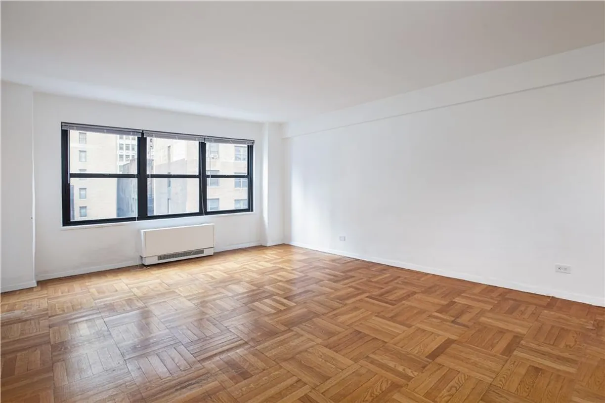 New York City Real Estate | View 140 E 56th Street, 7H | room 1