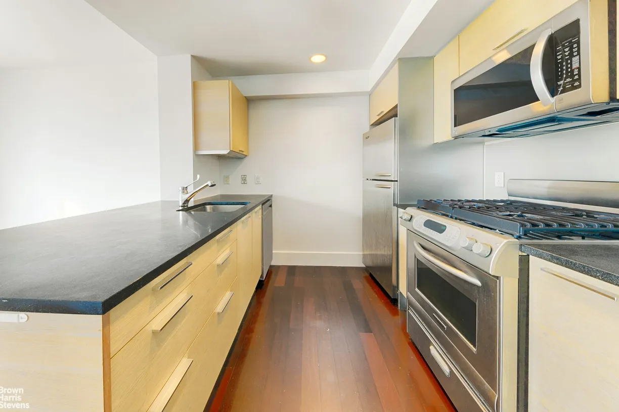 New York City Real Estate | View 350 W 42nd Street, 24M | room 1