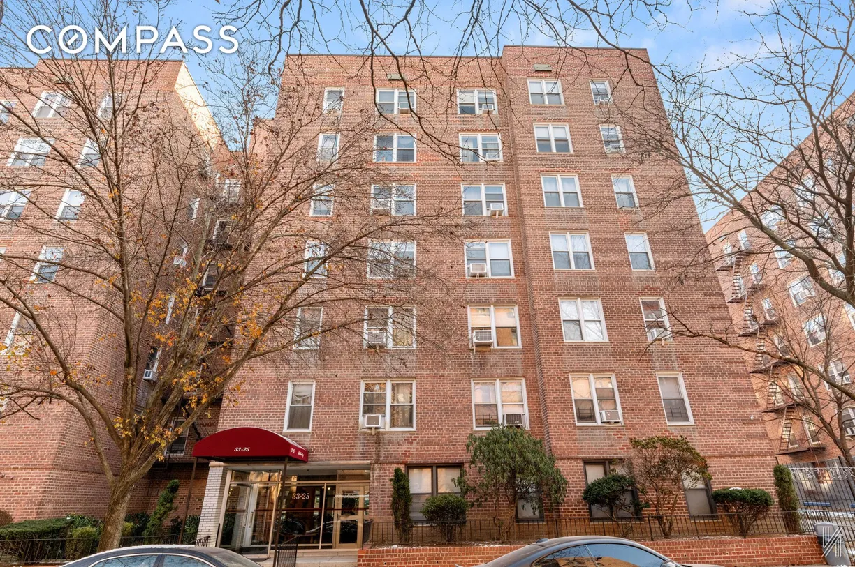 New York City Real Estate | View 33-25 92nd Street, 6H | 2 Beds, 2 Baths