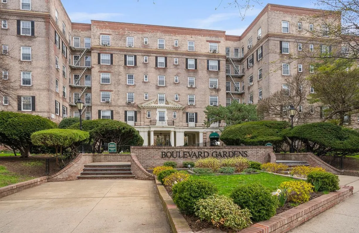New York City Real Estate | View 51-40 30th Avenue, 4H | 1 Bath