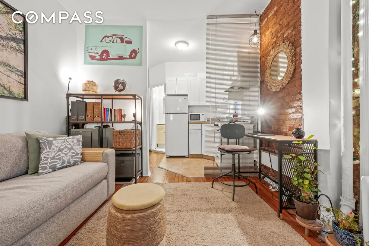 New York City Real Estate | View 204 W 10th Street, 7 | 1 Bed, 1 Bath