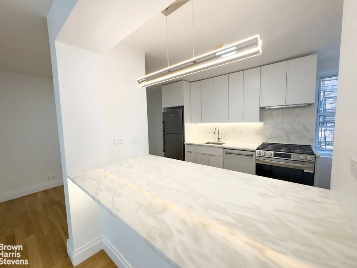 New York City Real Estate | View 340 Haven Avenue, 5P | room 1