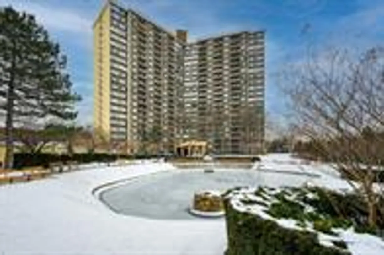 New York City Real Estate | View 1 Bay Club Drive, 7V | 2 Beds, 2 Baths