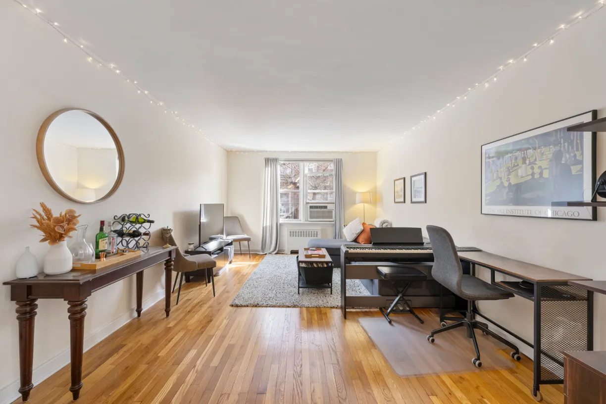 New York City Real Estate | View 143 Bennett Avenue, 2R | room 1