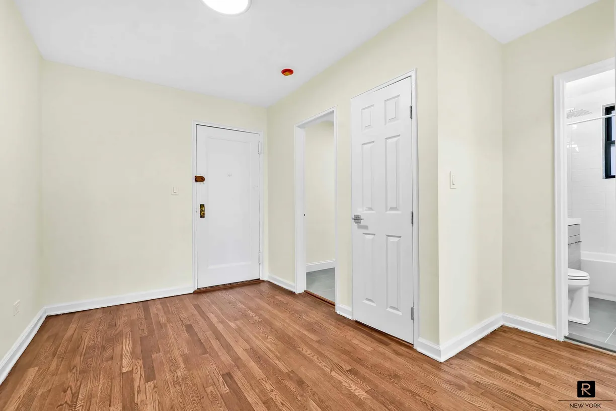 New York City Real Estate | View 10 E 43rd Street, 4K | 1 Bed, 1 Bath