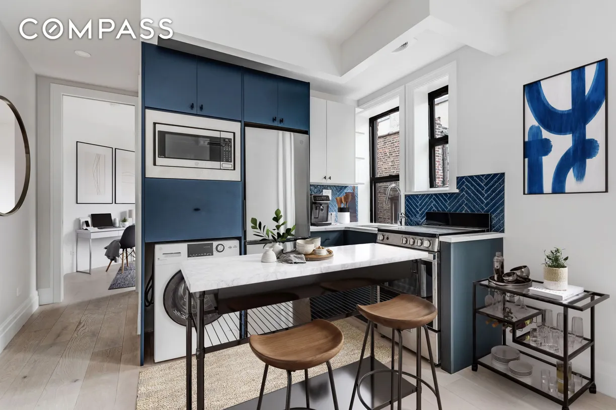 New York City Real Estate | View 14 Bedford Street, 19 | 2 Beds, 1 Bath