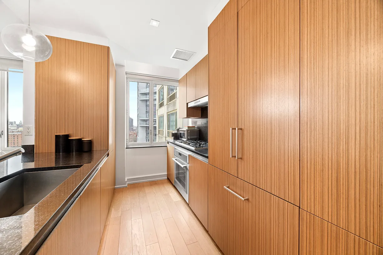 New York City Real Estate | View 1280 Fifth Avenue, 17G | room 2