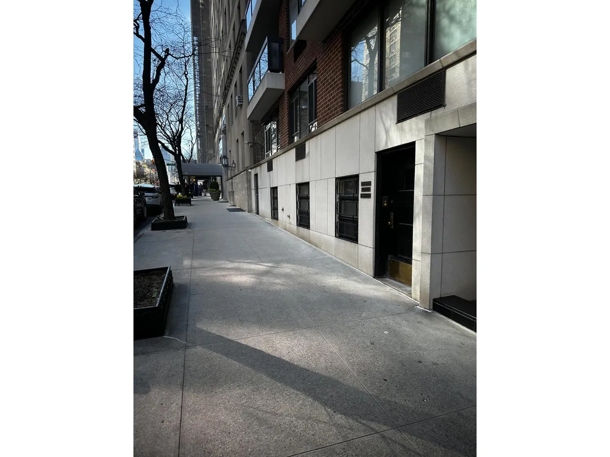 New York City Real Estate | View 750 Park Avenue, 1C | room 1
