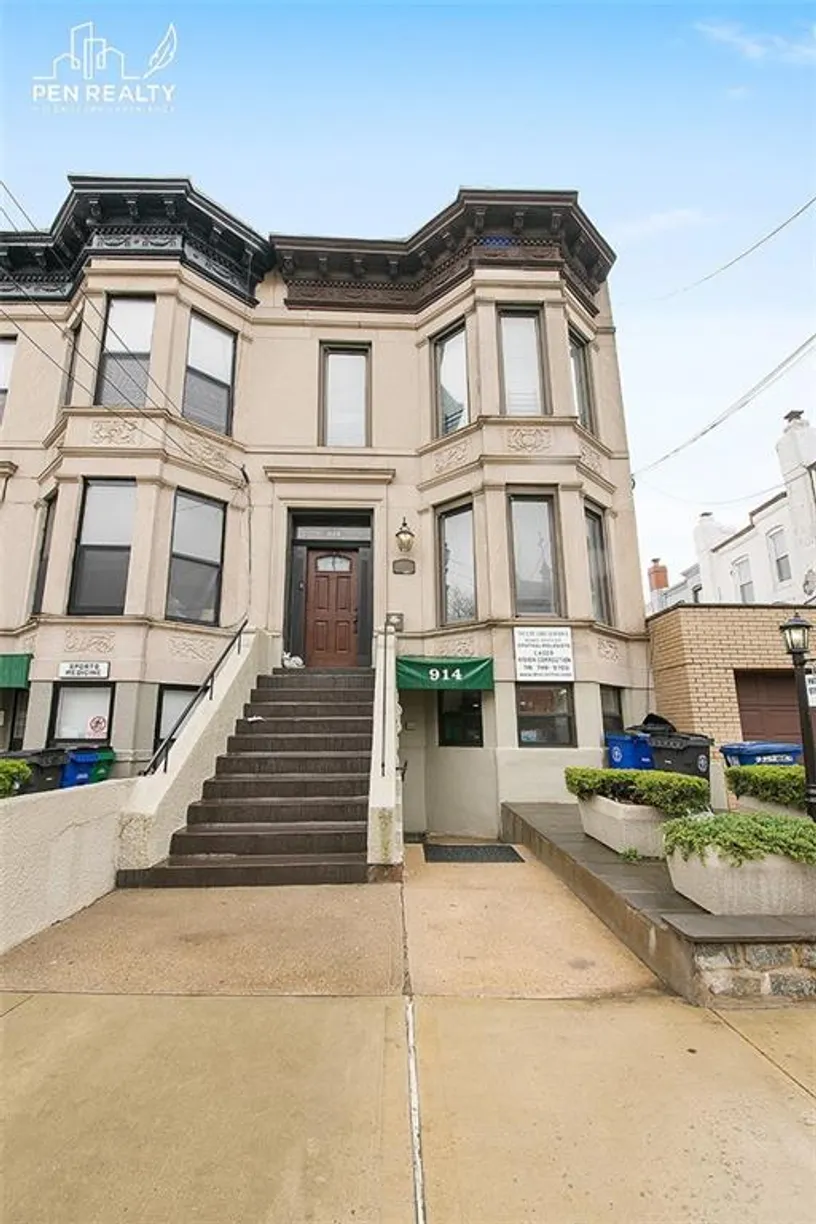 New York City Real Estate | View 914 Bay Ridge Parkway | room 1
