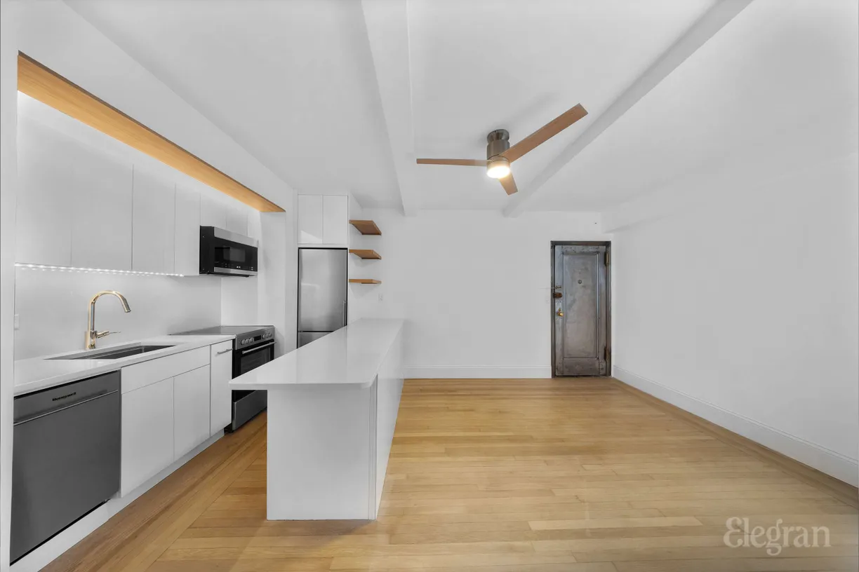 New York City Real Estate | View 325 W 45th Street, 520 | 1 Bed, 1 Bath
