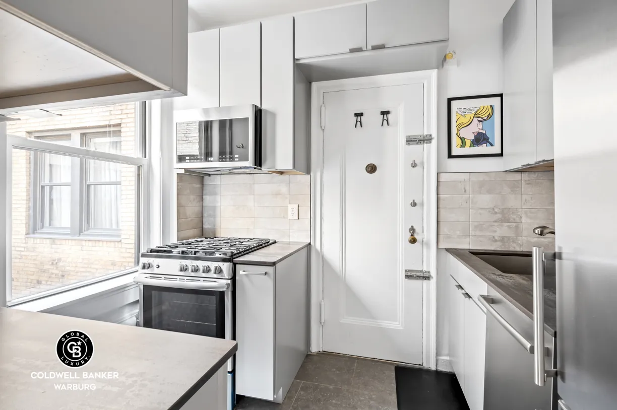 New York City Real Estate | View 425 E 51st Street, 5G | room 1