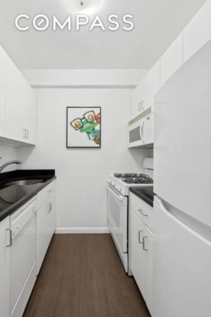 New York City Real Estate | View 30 W 60th Street, 6L | room 1