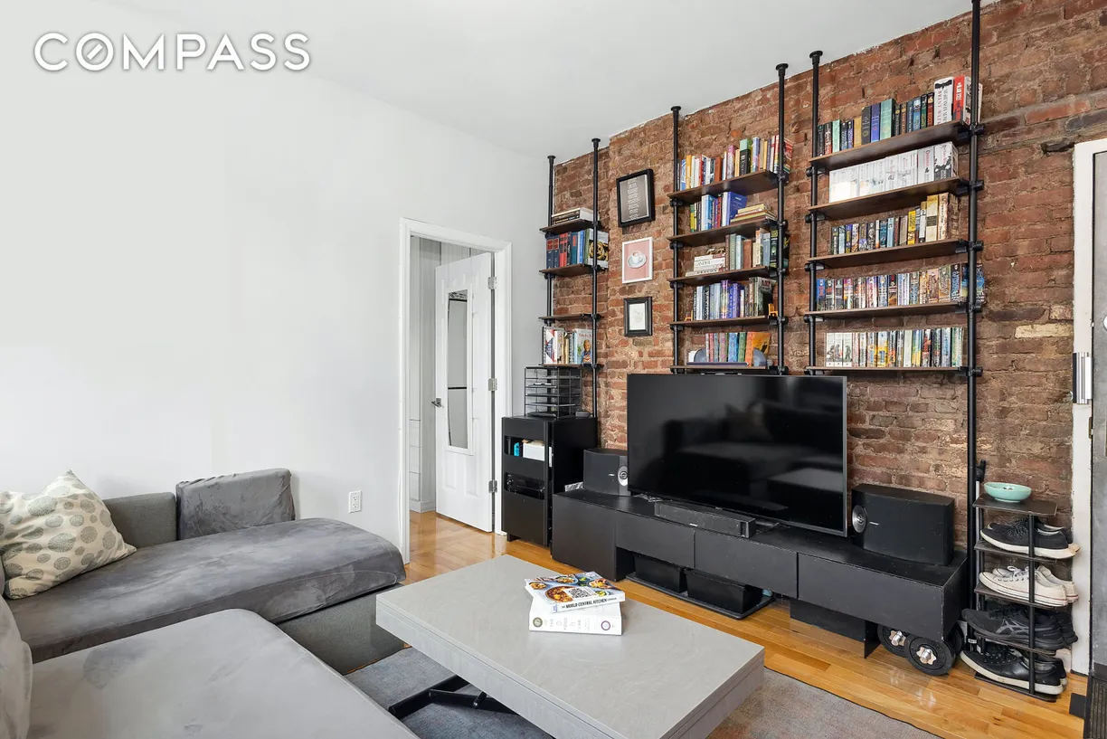 New York City Real Estate | View 124 Thompson Street, 21 | room 1