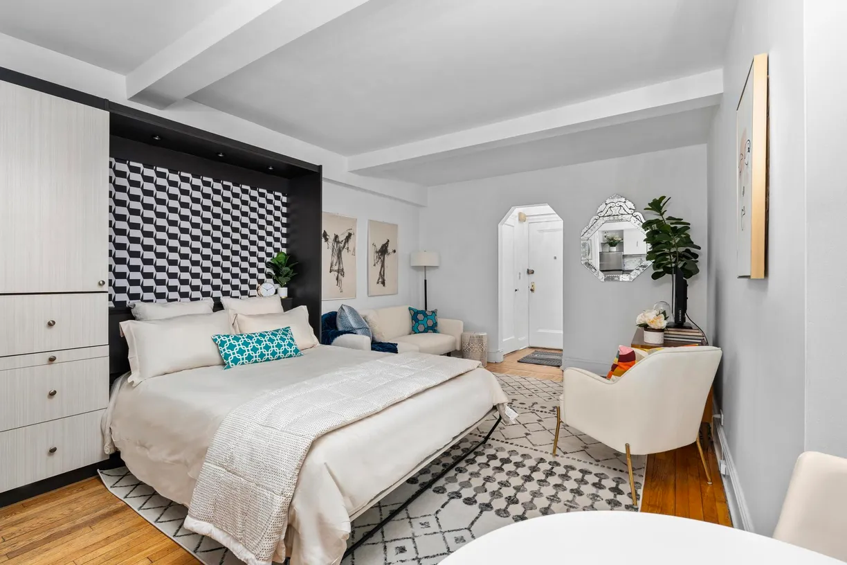 New York City Real Estate | View 300 W 23rd Street, 7A | room 2