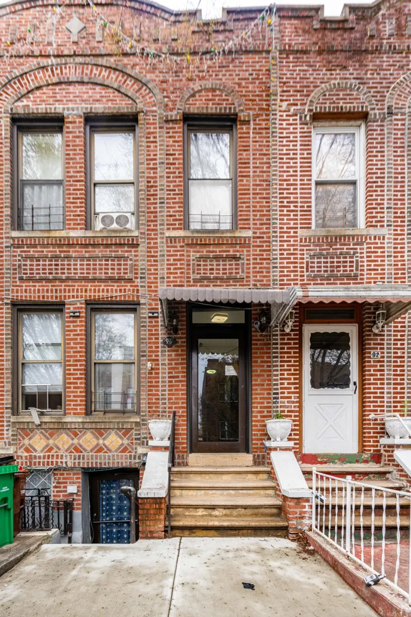 New York City Real Estate | View 96 Louisa Street Building, BUILDING | 7 Beds, 4 Baths