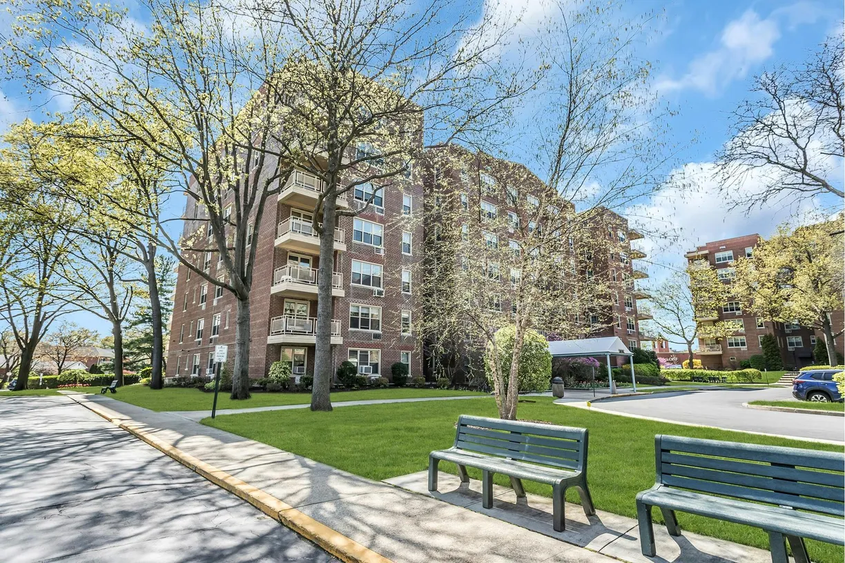 New York City Real Estate | View 23-55 Bell Boulevard, 6D | 1 Bed, 1 Bath