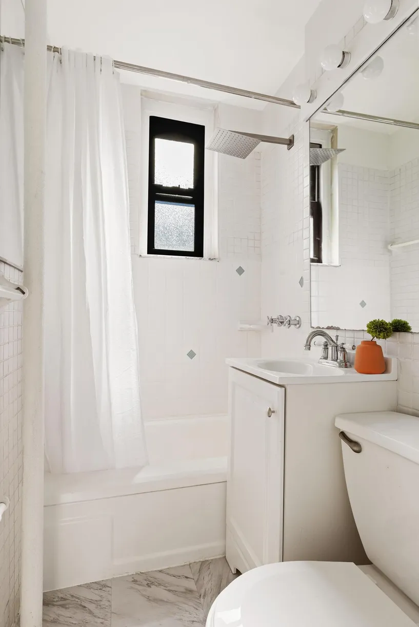 New York City Real Estate | View 21-67 33rd Street, 5H | room 2