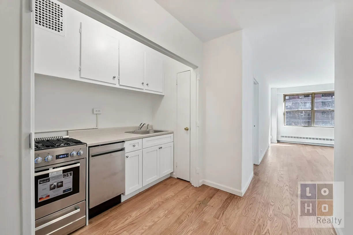 New York City Real Estate | View 575 Grand Street, E403 | room 1