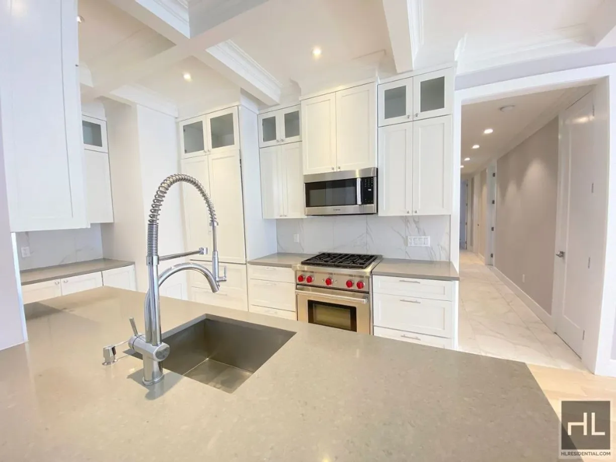 New York City Real Estate | View 252 W 76th Street, 8G | room 1